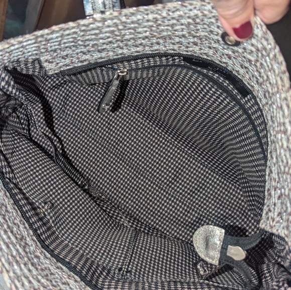 Eric Javits New York gray and metallic raffia tote bag. - Picture 13 of 14